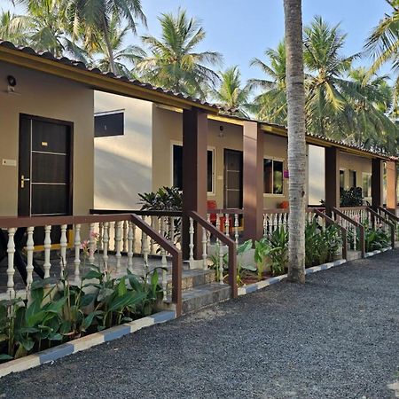 Coastline Beach Resort Perupalem Luaran gambar
